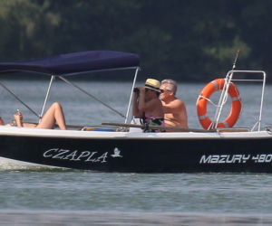 Aleksander Kwaśniewski z rodziną  na Mazurach