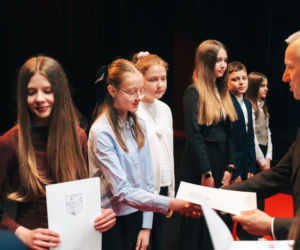 Najzdolniejsi uczniowie odebrali stypendia Prezydenta Miasta Siedlce