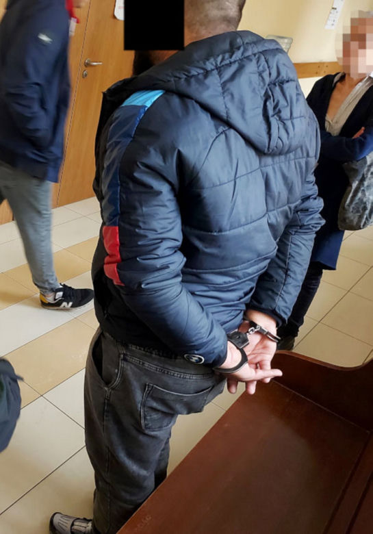 Wymusili haracz i grozili, że ją zabiją. Para sutenerów z Otwocka w rękach policji