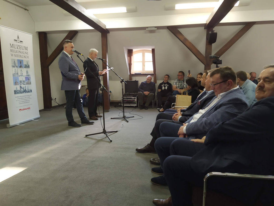 Zdjęcia z otwarcia wystawy o historii piłki nożnej w siedleckim Muzeum Regionalnym