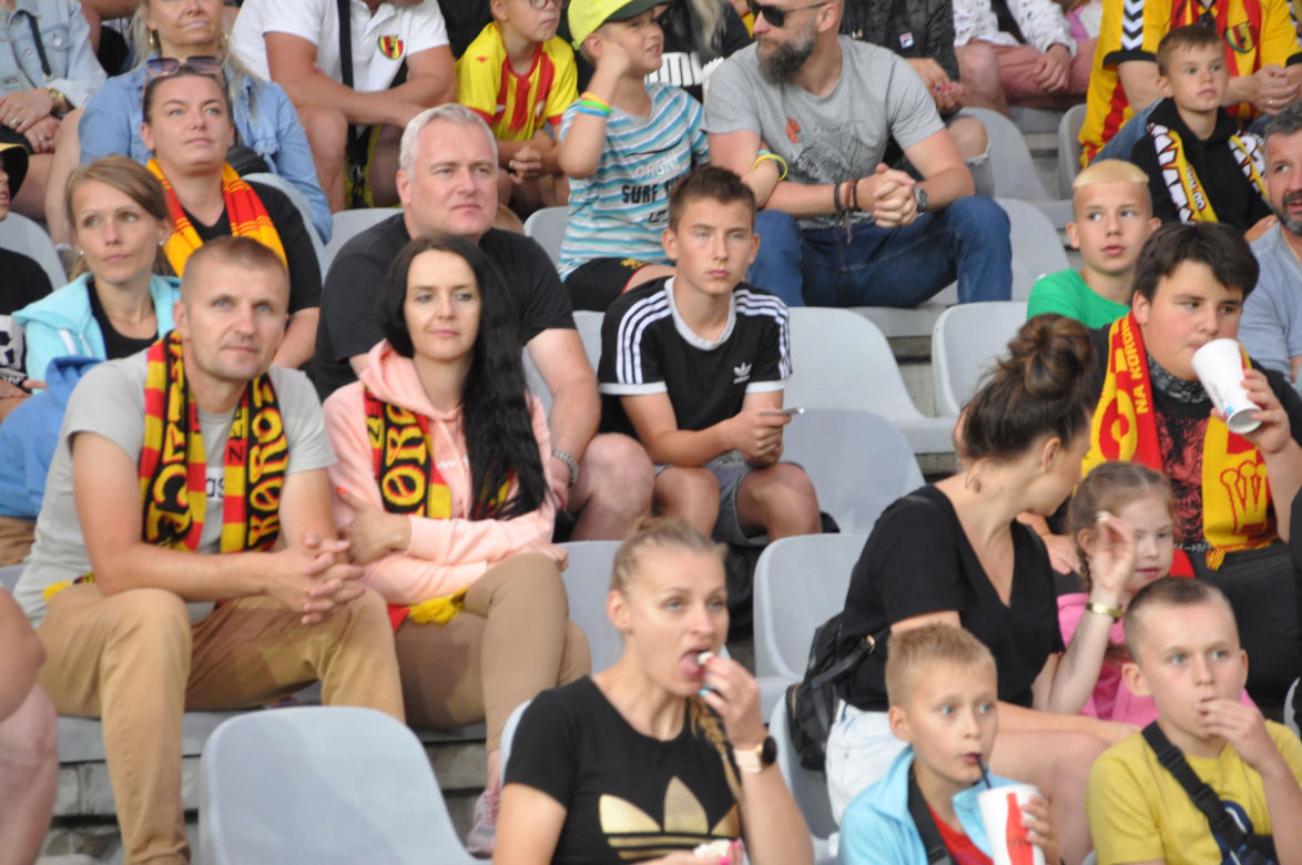 Korona Kielce - Śląsk Wrocław. Zobacz jak wyglądał doping na Suzuki Arenie