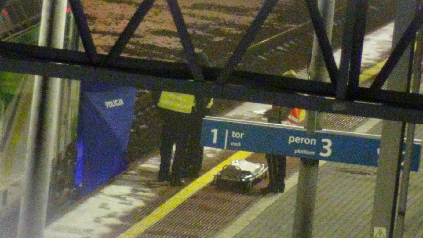 Tragedia na torach w Warszawie. 15-letnia dziewczynka zginęła pod kołami pociągu