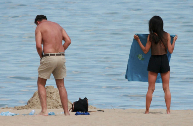 Marta Kaczyńska z mężem na plaży