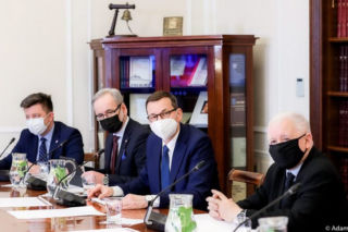 Rząd PiS zawisł na włosku! To już totalna wojna. Wybory parlamentarne jeszcze w tym roku?! 