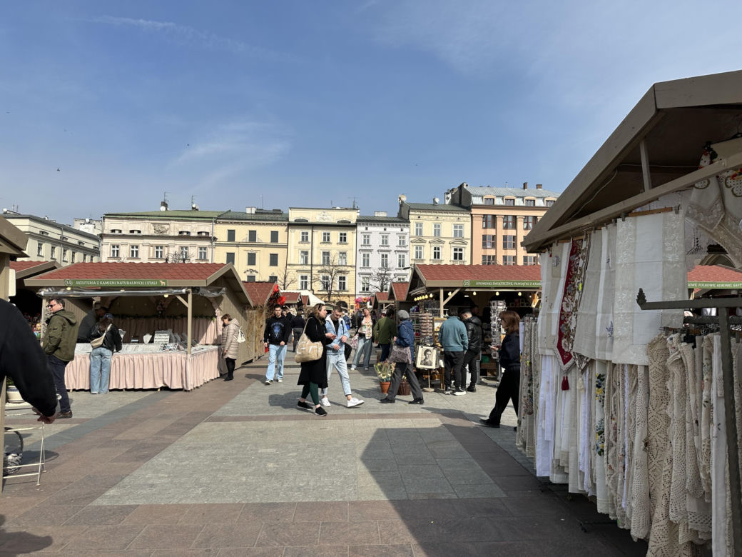 W Krakowie wystartował jarmark wielkanocny. Sprawdziliśmy tegoroczne ceny!