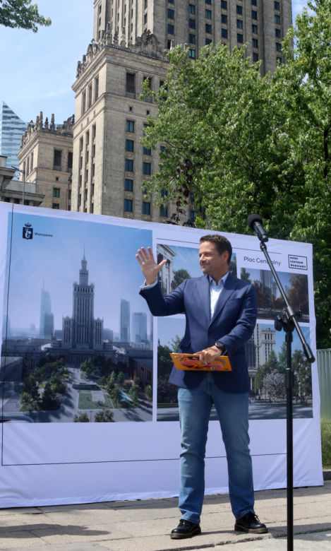 Plac Centralny w Warszawie. Rozpoczęła się budowa