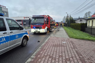 Przewrócona ciężarówka blokuje ruch na DK94 pod Brzeskiem