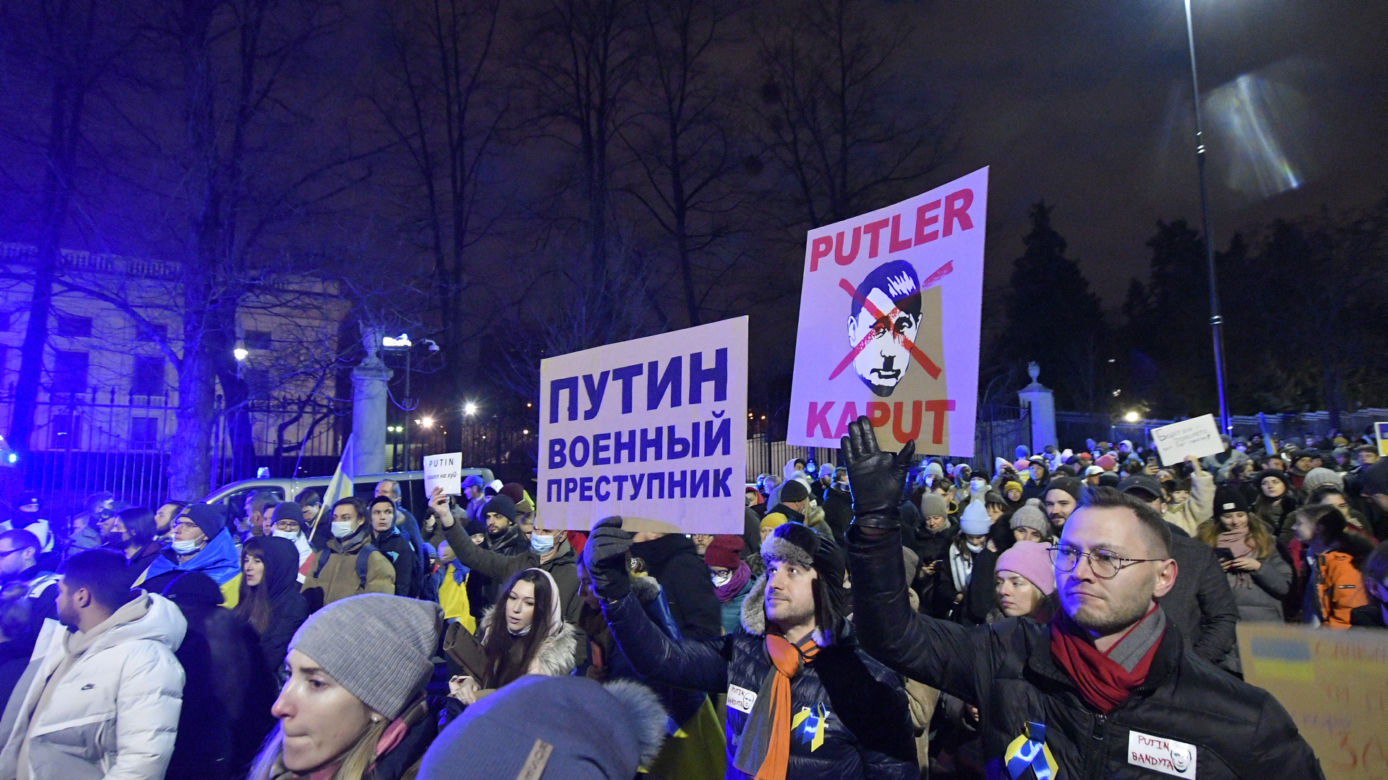 Kolejny protest pod ambasadą Rosji w Warszawie