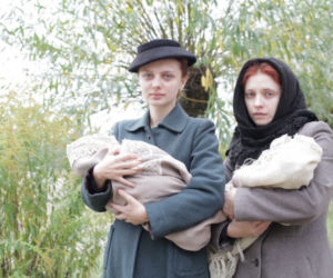 Stulecie Winnych, sezon 2, odc. 14 (1): Ania (Weronika Humaj), Mania  (Karolina Bacia)