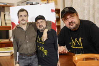 Arkadiusz Jakubik pokazał się z synem! Podobny do taty? Zagrali razem w filmie o Kuroniu