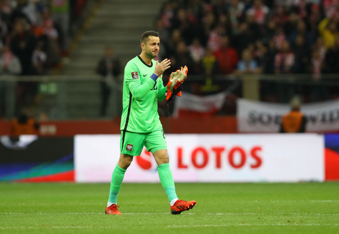 Łukasz Fabiański pożegnał się z reprezentacją Polski! Gorzko płakał, wzruszający gest