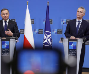 Sekretarz generalny NATO Jens Stoltenberg i Prezydent RP Andrzej Duda na wspólnej konferencji w Brukseli 