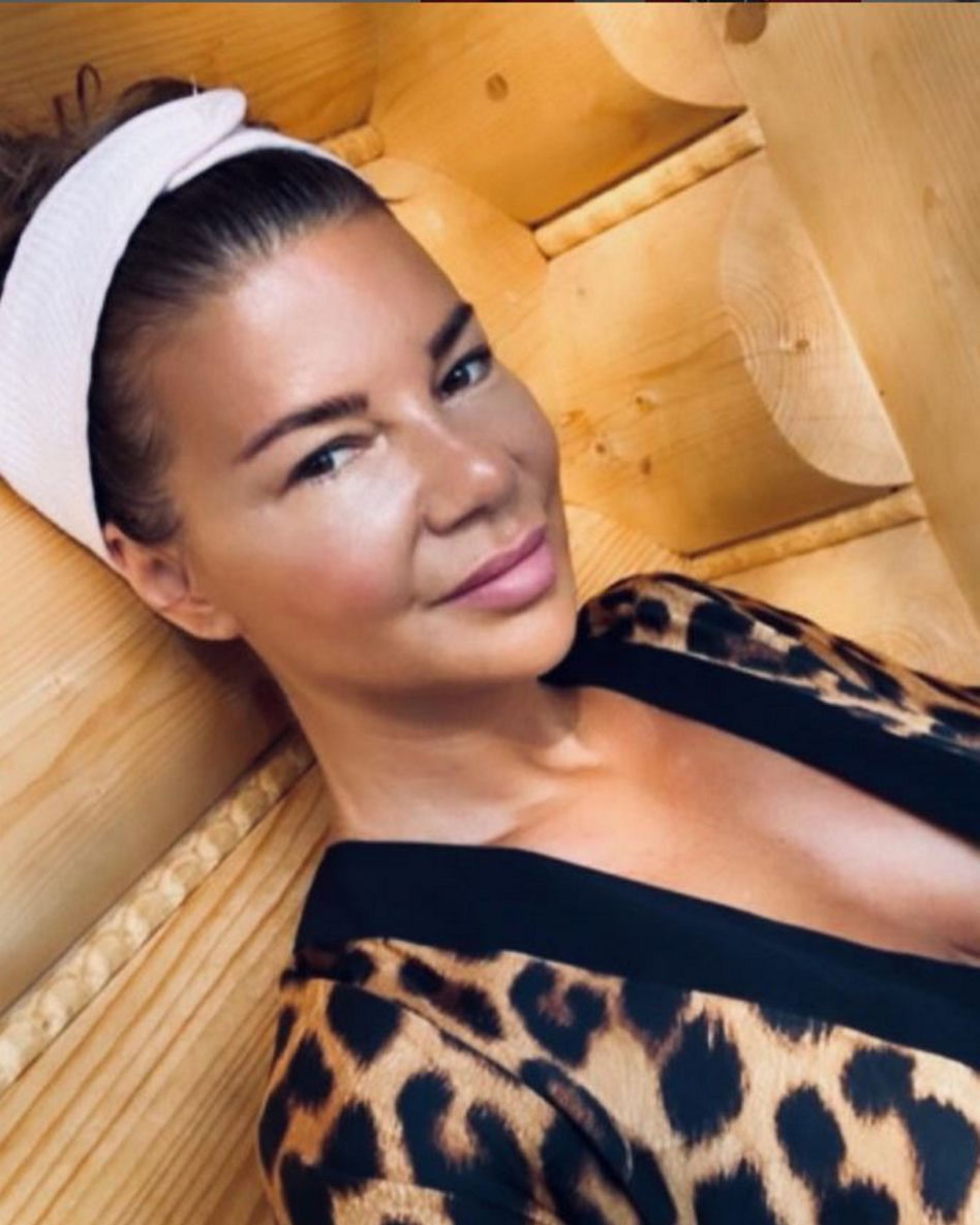 Seksowna Edyta Górniak cała w dżinsie