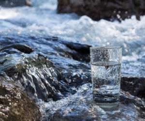 GIS zaktualizował listę wód mineralnych. Teraz wiadomo, które marki spełniły wszystkie wymogi