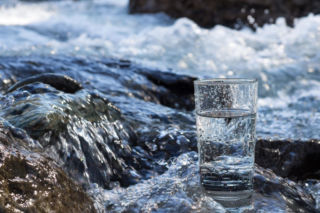 GIS zaktualizował listę wód mineralnych. Teraz wiadomo, które marki spełniły wszystkie wymogi