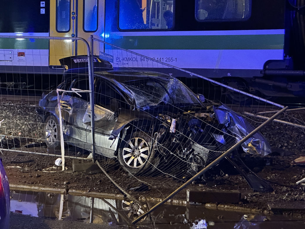 Pijany wjechał na tory w Duchnicach. Uderzył w pociąg