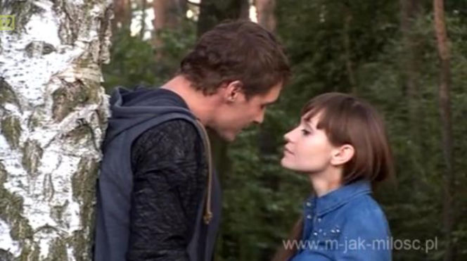 M jak miłość. Marcin Chodakowski (Mikołaj Roznerski), Janka (Joanna Osyda)