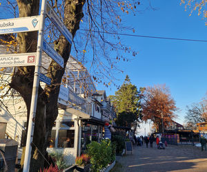 Nowy trend nad morzem! Lody i pamiątki w połowie listopada? Ta nadmorska miejscowość jest czynna cały rok