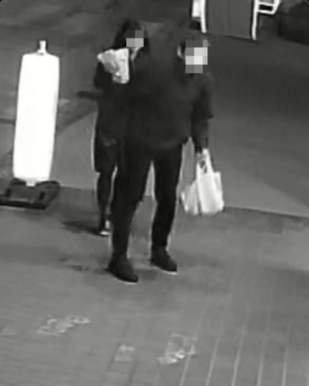 Wandale zniszczyli cukiernię w Kielcach! Znasz ich? Właściciele proszą o pomoc! [ZDJĘCIA]