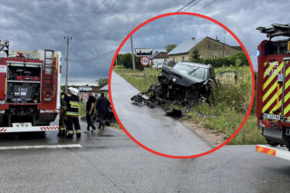 Radiowóz zderzył się z peugeotem. Pięć osób rannych, funkcjonariusze w szpitalu