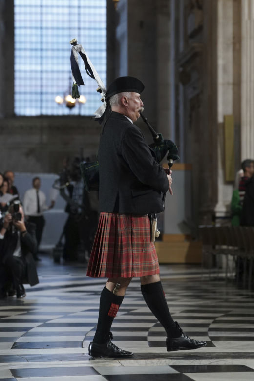 Msza ku czci zmarłej Elżbiety II. Wyjątkowe wykonanie hymnu. "God save the King"