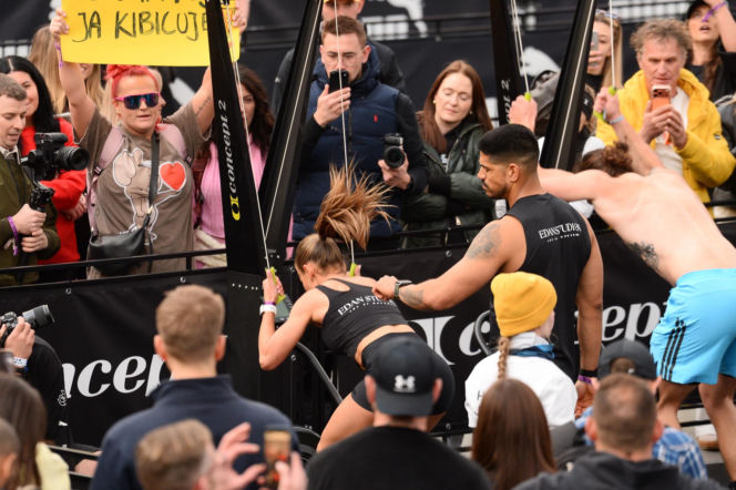 Anna Lewandowska z przystojnym Latynosem na zawodach Hyrox