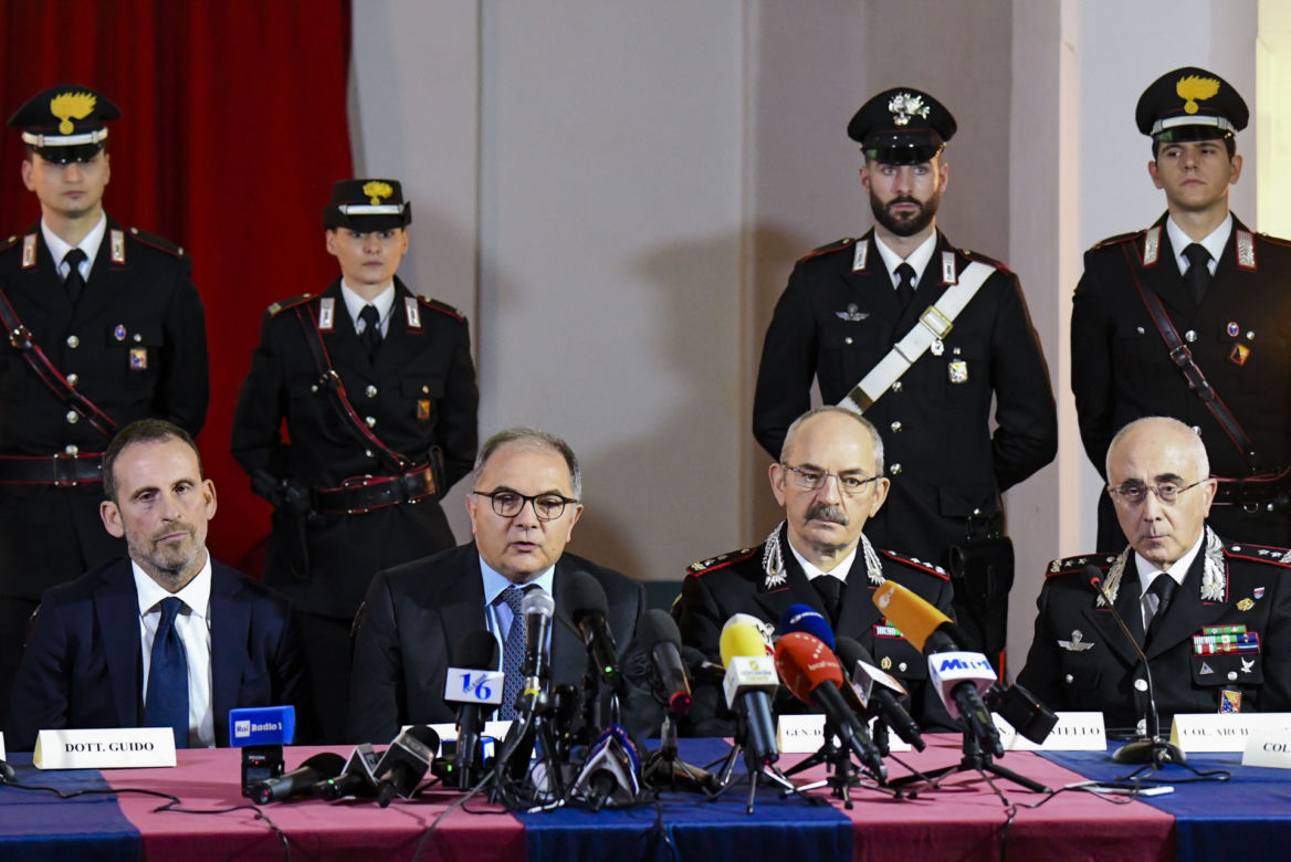 Sekretny pokój za szafą. Tam przez 30 lat chował się boss mafii? "Jak w Narnii"