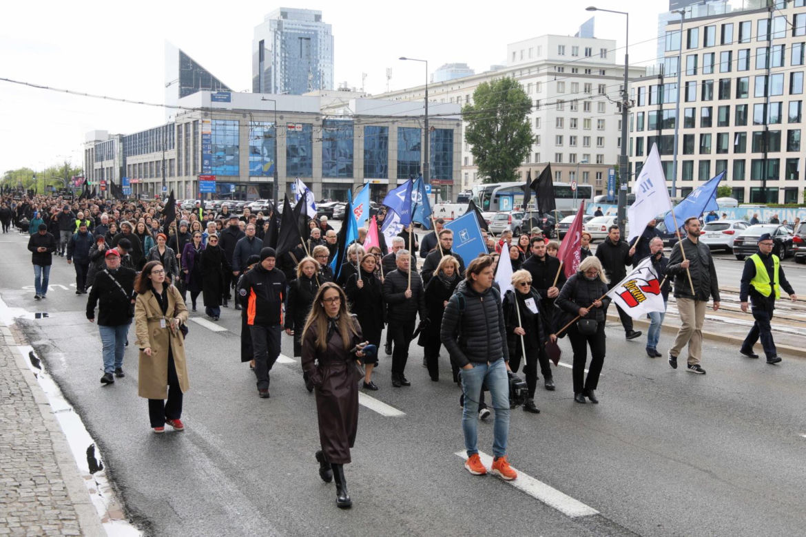   Razem przeciw przemocy. Medycy protestują w Warszawie