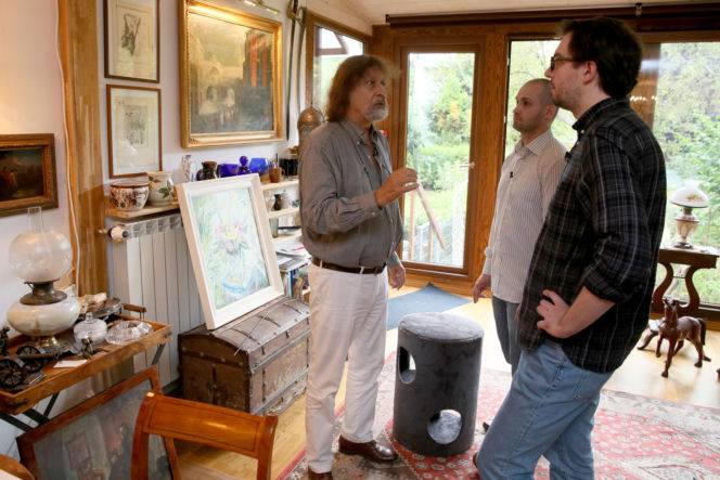 Wiemy, u kogo teraz mieszka Jarosław Kaczyński! W takich warunkach spędza czas. Mamy ZDJĘCIA!