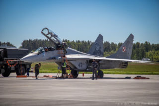 Myśliwce MiG-29 w Gdyni. Piloci rozpoczęli intensywne szkolenie na wybrzeżu