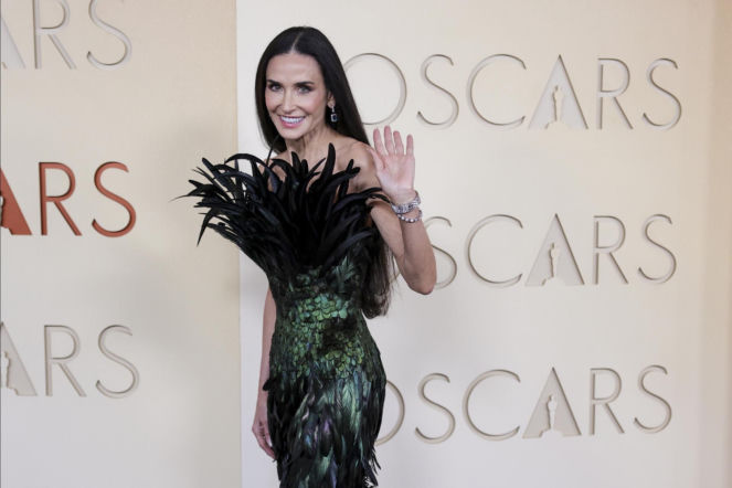 Ona ma naprawdę 63 lata? Demi Moore wygląda młodziej niż połowa Hollywood