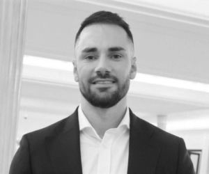 To była pierwsza głośna akcja Łukasza Litewki. Nieznany wówczas radny rozwiązał problem seniorki w 5 minut