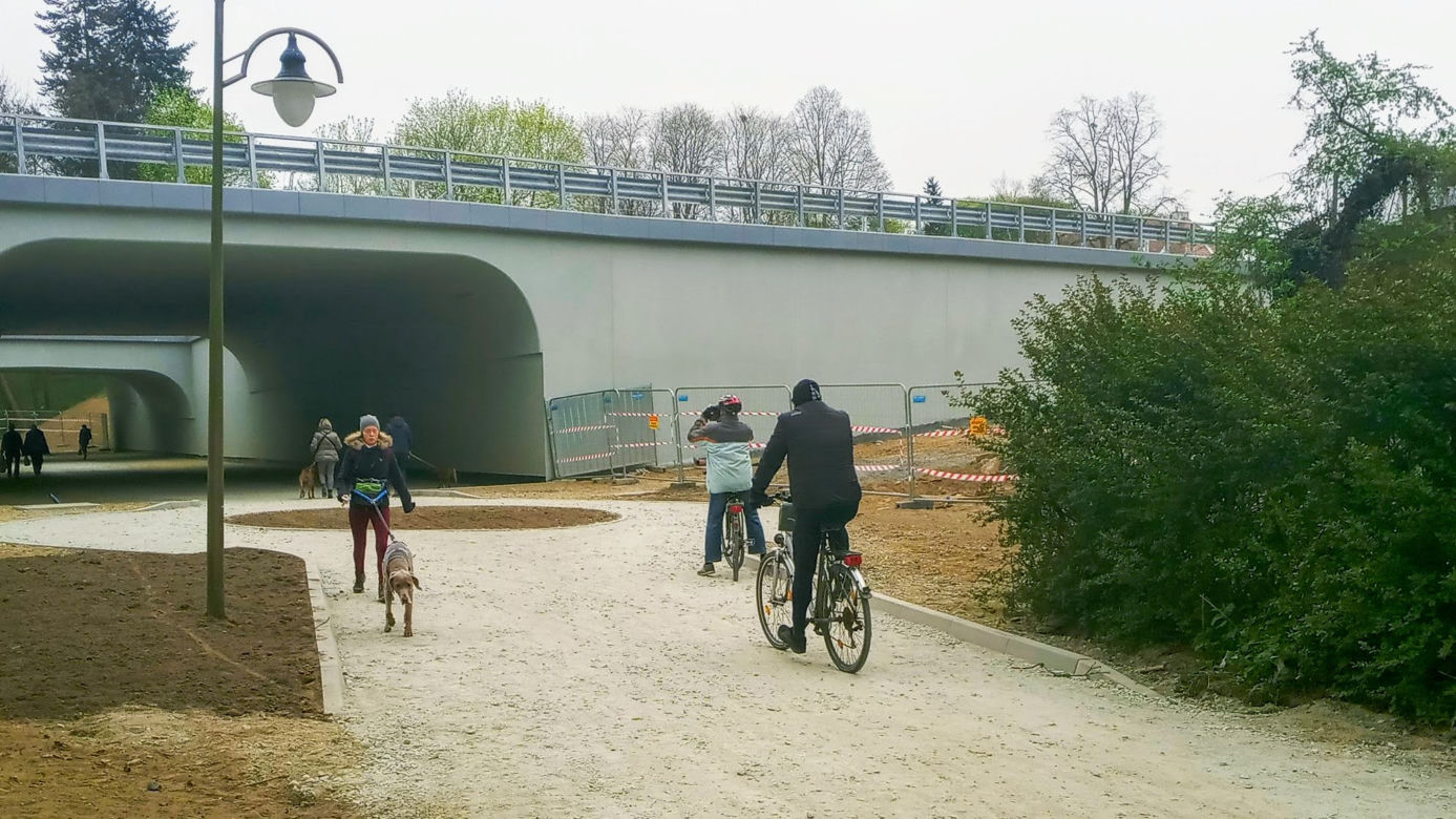 Aleja Fałata otwarta dla spacerowiczów