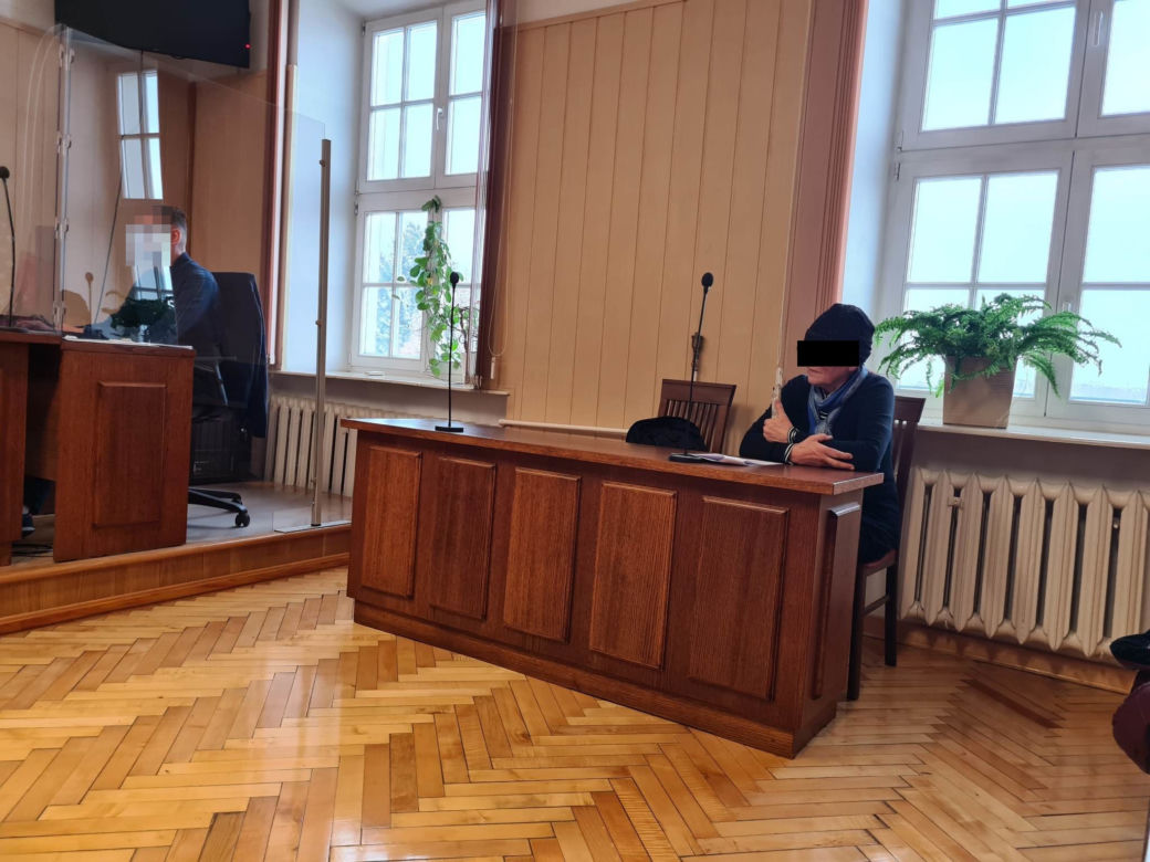 Prawie 50 lat kłótni o 3 metry działki. W ruch poszła siekiera. Kazimiera W. usłyszała wyrok [GALERIA]	
