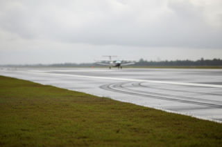 Samolot wypadł z pasa w Nairobi. Co działo się w kabinie pasażerskiej?