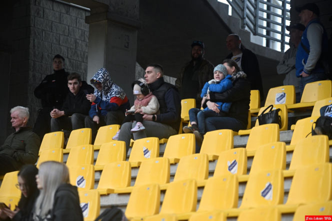 PRES Grupa Deweloperska Toruń - Bayersystem GKM Grudziądz, zdjęcia kibiców i zawodników ze sparingu przed startem PGE Ekstraligi