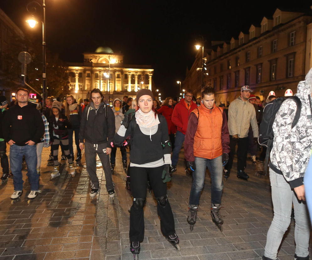 Nightskating. Warszawa na rolkach [Zdjęcia]