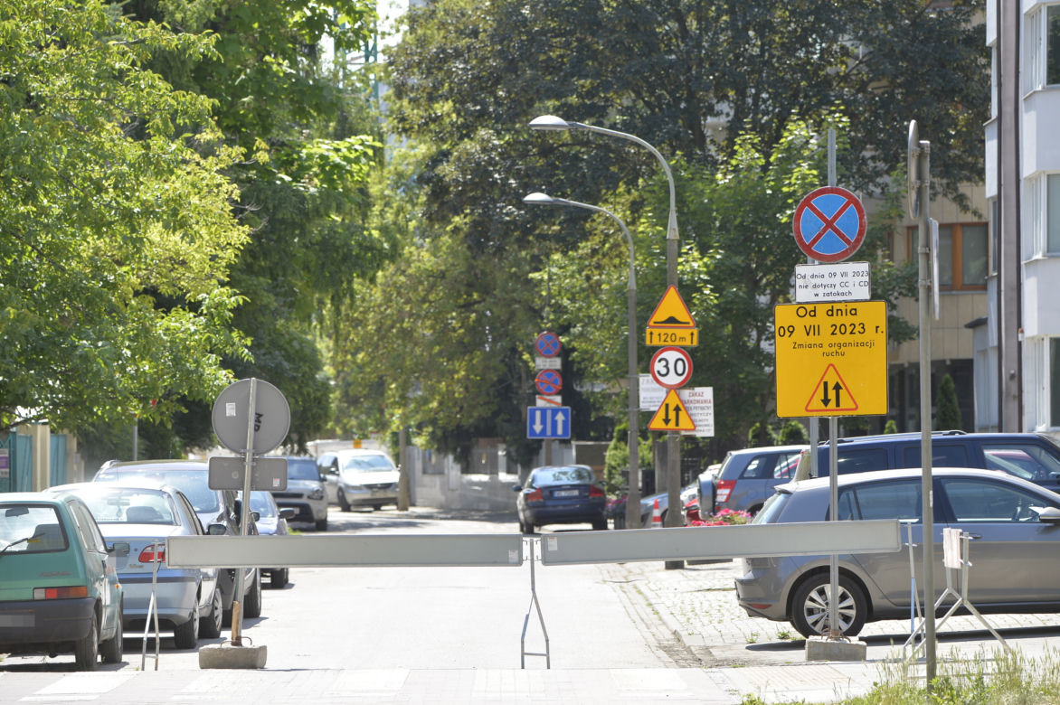 Frustracja kierowców nie ma końca! Przebudowa utrudnia życie mieszkańcom. Tak się jeździ Trasą Łazienkowską!