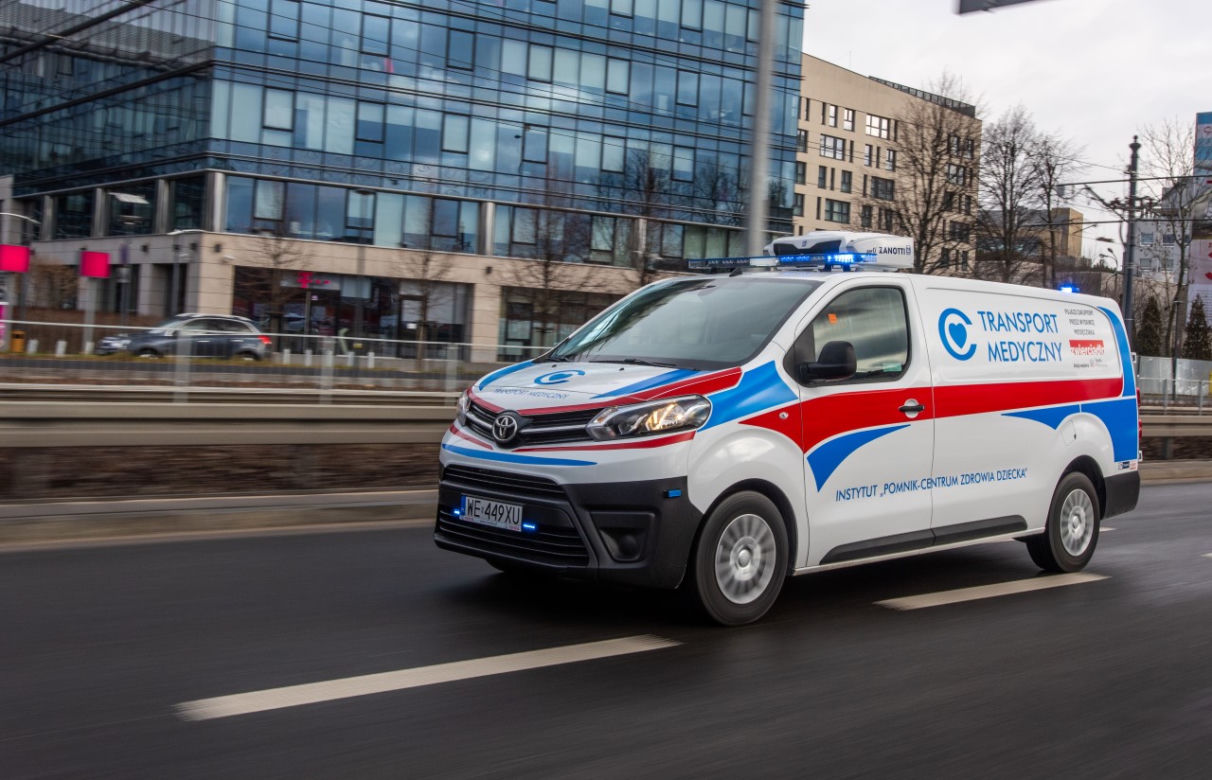 Specjalistyczna Toyota Proace na służbie w Centrum Zdrowia Dziecka