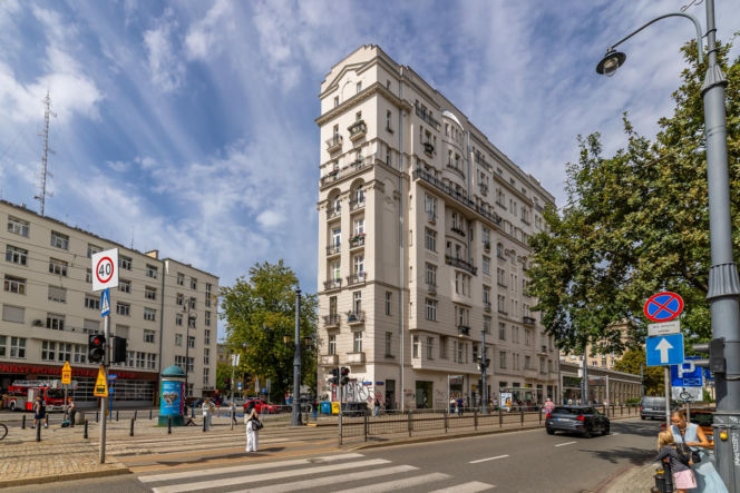 Żelazko, czyli kamienica Kacperskich w Warszawie