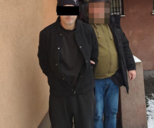 Wjechaliśmy z buta na twoją chatę. Złodzieje wysłali SMS-a do właścicielki mieszkania