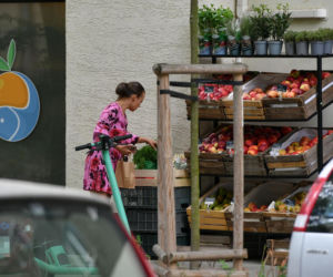 Anna Mucha na bazarku
