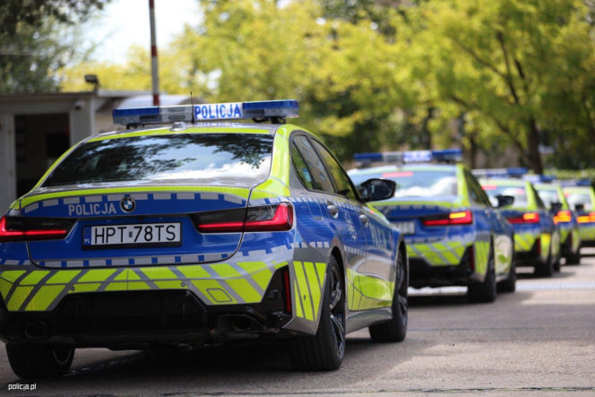 „Bestie” na świętokrzyskich drogach! Policja odbiera nowe BMW M340i xDrive i laserową broń na piratów