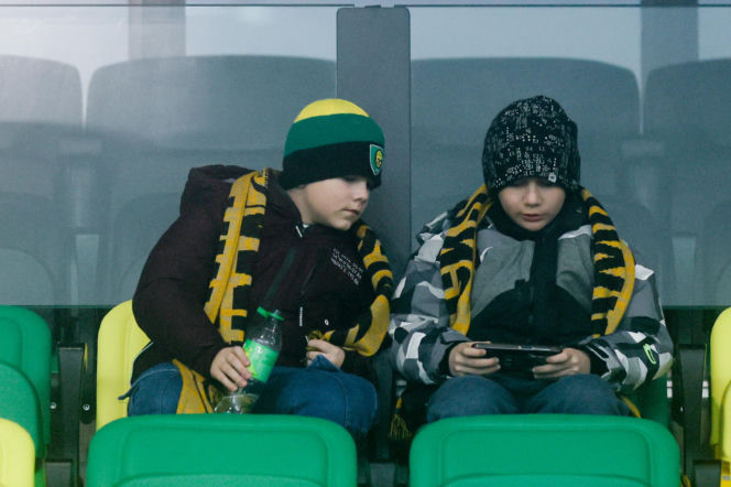 Kibice GKS Katowice dopingowali piłkarzy w meczu z Pogonią