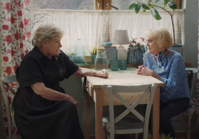 M jak miłość, odcinek 1908. Barbara (Teresa Lipowska), Kisielowa (Małgorzata Rożniatowska)