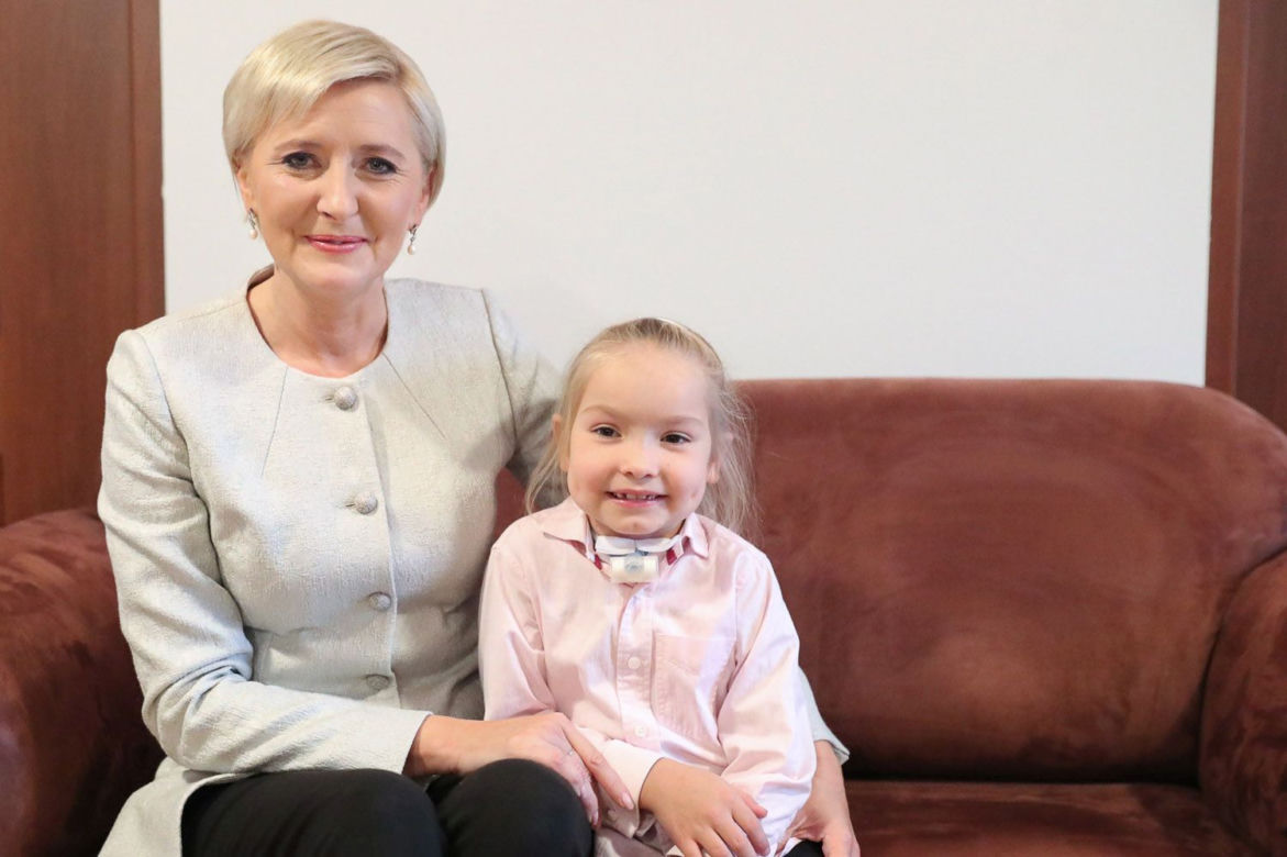Agata Duda wśród chorych dzieci. Wzruszające zdjęcia pierwszej damy [ZOBACZ]