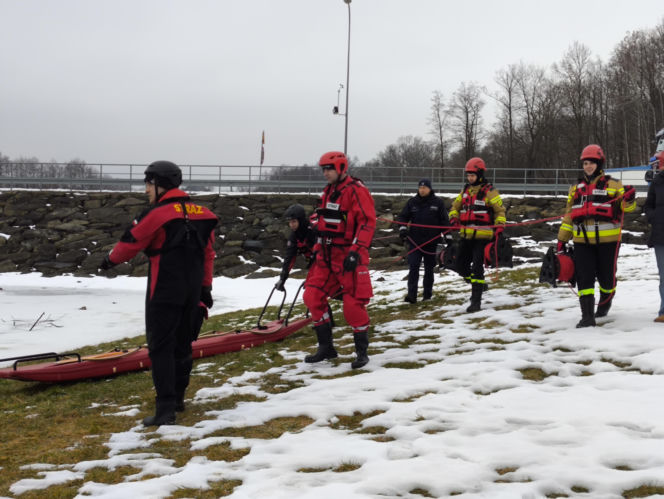 Symulacja akcji ratunkowej na zbiorniku Korzeń w Skrzyszowie
