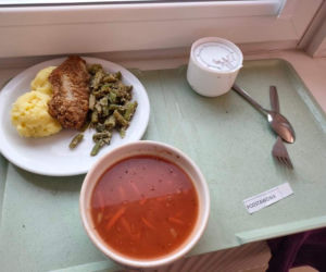 Posiłki w polskich szpitalach. Tak karmią kobiety na porodówce w Łodzi