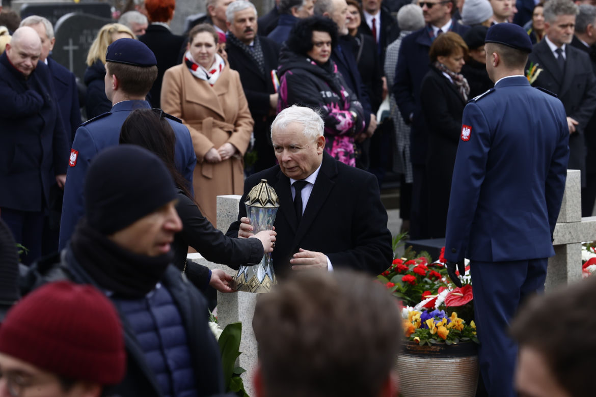 12. rocznica katastrofy smoleńskiej. Uroczystości na Powązkach Wojskowych