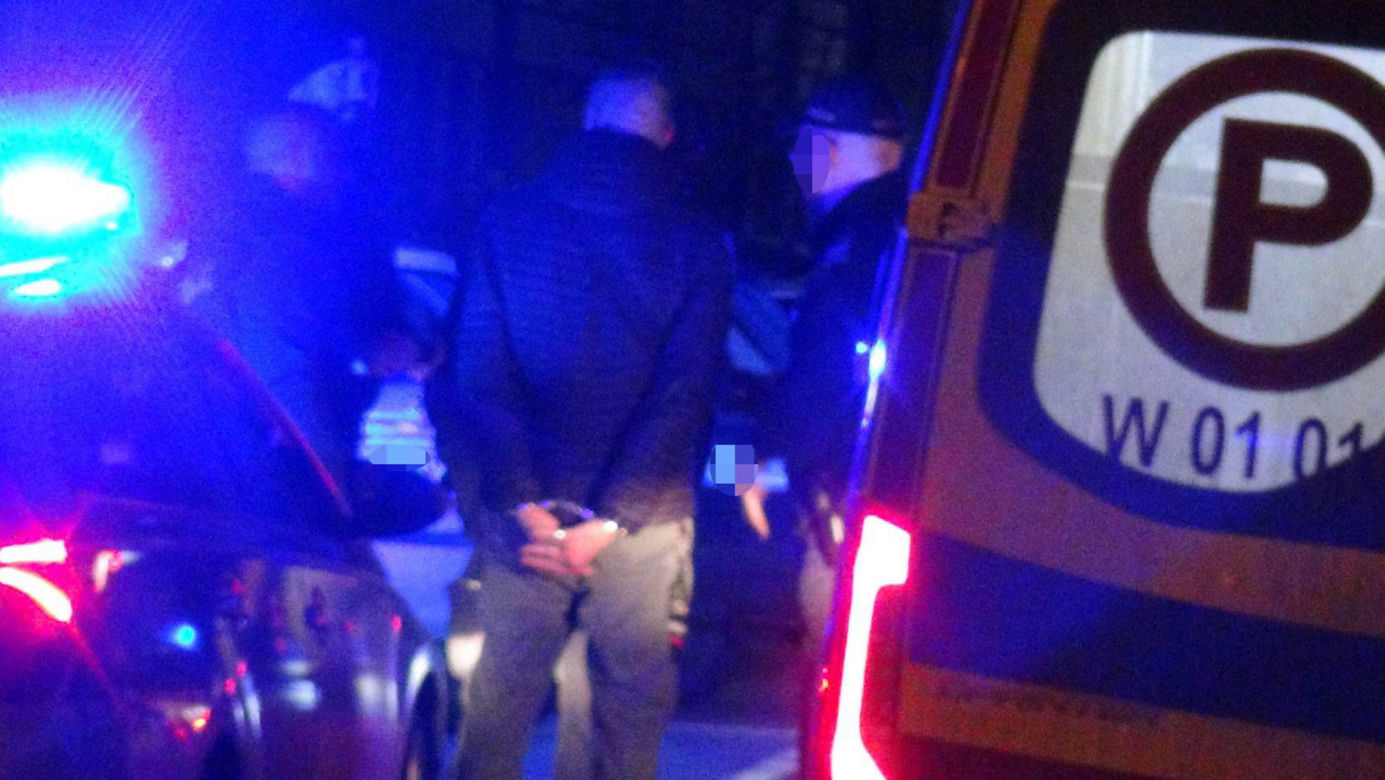 Nocna awantura na Powiślu. W ruch poszły butelki i broń